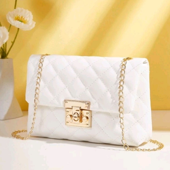 Crossbody bag. - Picture 3 of 3